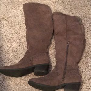 Knee high suede brown boots